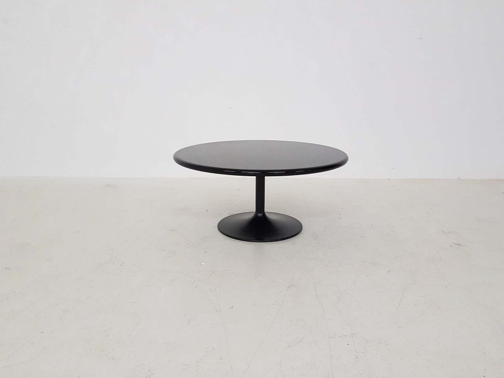 pierre-paulin-for-artifort-round-coffee-table-for-sale_1
