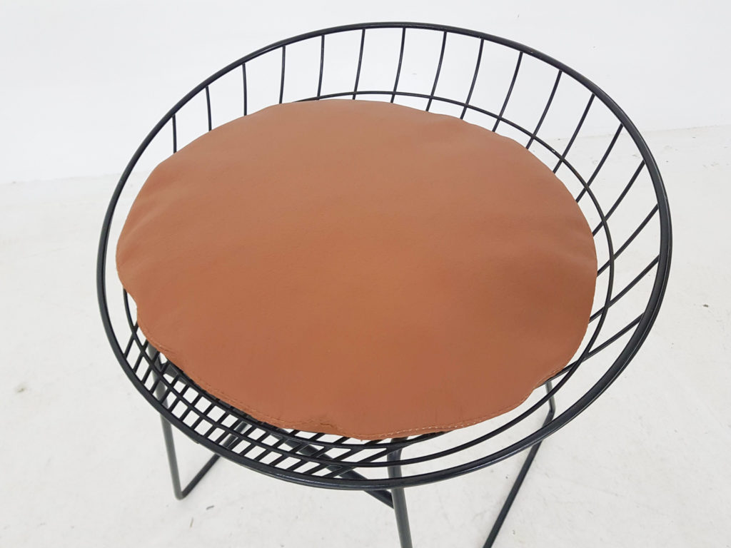 black-metal-wire-stool-cees-braakman-for-pastoe-km05-cognac-leather-cushion-for-sale_4