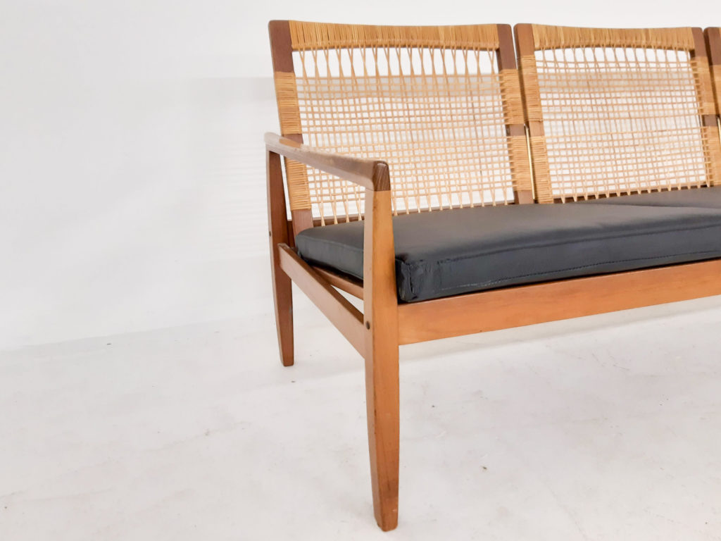 hans-olsen-juul-kristensen-rattan-leather-sofa-for-sale_17