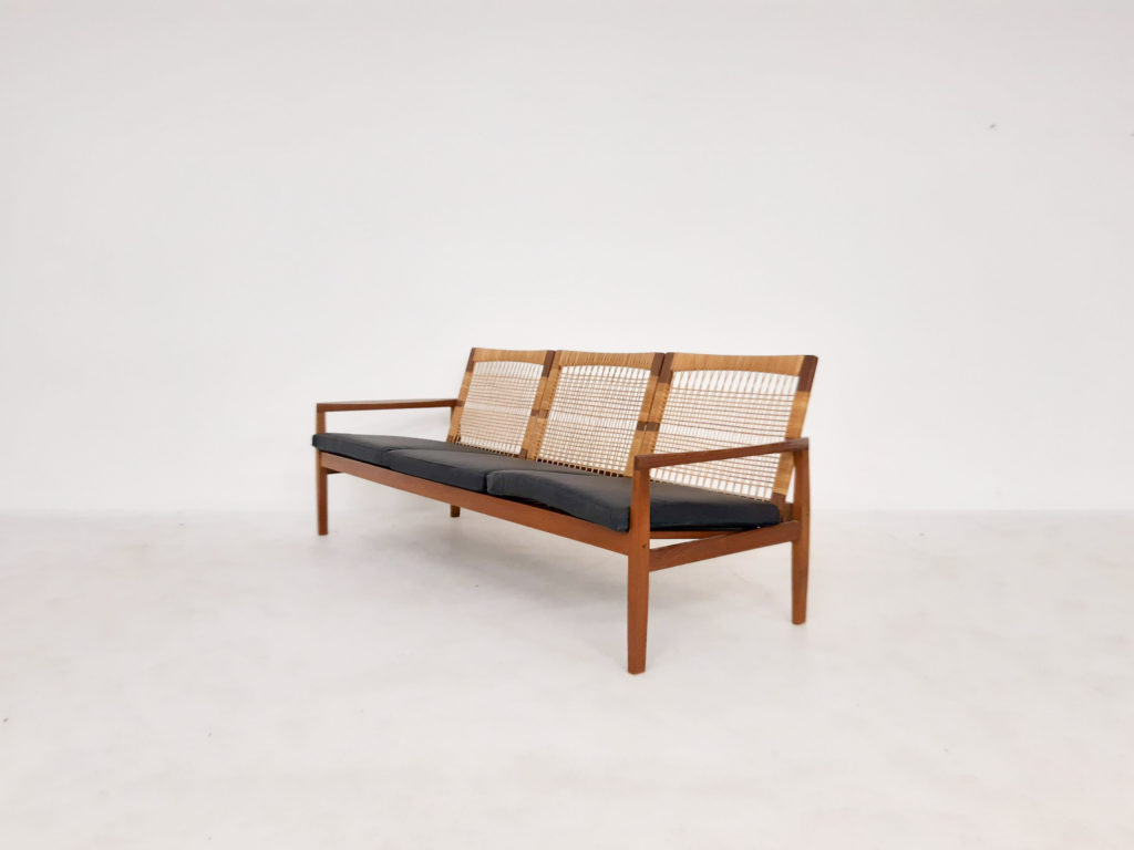 hans-olsen-juul-kristensen-rattan-leather-sofa-for-sale_2